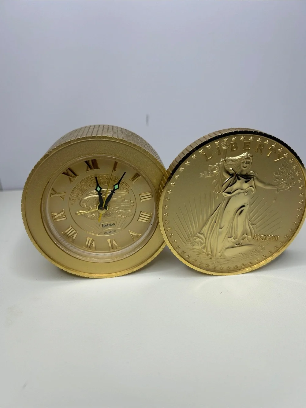 Vintage Bulova B0675 Liberty Gold Coin Quartz Alarm Clock – Tested & Working